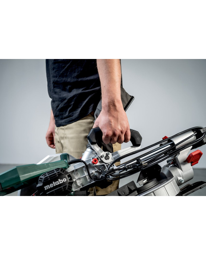 TRONCATRICE A TRAZIONE METABO KGS 254 M